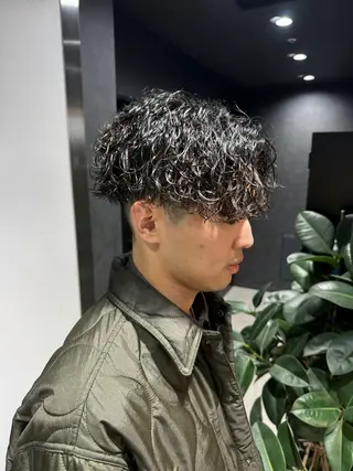 ショート カラー パーマ ヘアアレンジ メンズ スパイキー/フェザー /波巻き/かいとのヘアスタイル