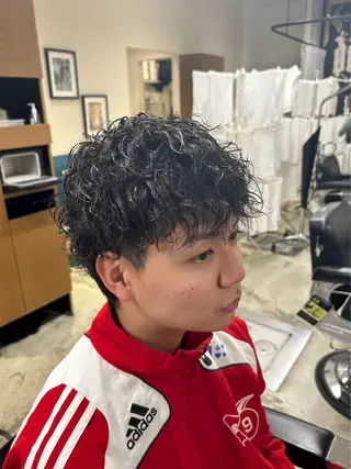 ミディアム パーマ メンズ メンズカット、パーマ 特化美容師🌀/高田の眉毛・アイブロウイメージ