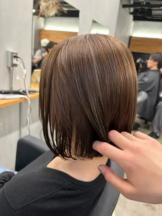 ミディアム カラー mono / Manatoのヘアスタイル