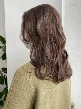 カラー 塔尾 真那のヘアスタイル