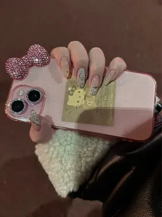 ネイル mikoto 🎀 艶々美フォルムのネイルデザイン