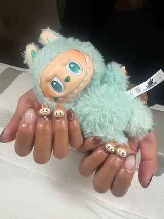 ミディアム カラー YING Nail🐶のネイルデザイン