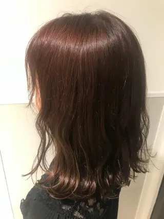 ミディアム カラー 小栗 麻衣のヘアスタイル