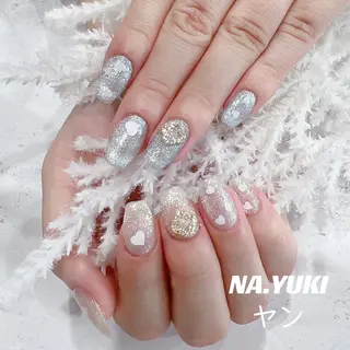 ネイル 🦋 Queenieのネイルデザイン