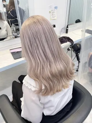 カラー 柔らか🪽うる艶 🎀ブリーチカラーのヘアスタイル