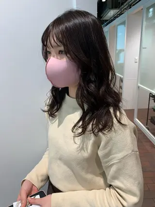 ミディアム カラー 片岡 由依のヘアスタイル