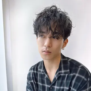 メンズ フェザーパーマ/ 曲がる矯正/酒井壮大のヘアスタイル