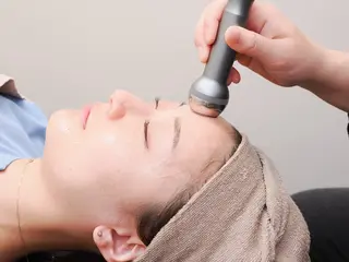 ピーリング×肌質管理 &meのエステ・リラクイメージ