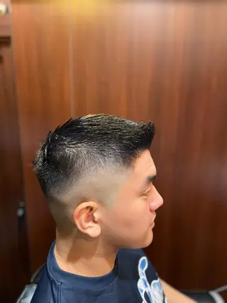 ショート 瀬波 秀行のヘアスタイル