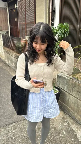 ミディアム パーマ 似合わせカット / 地毛風ストレートのヘアスタイル