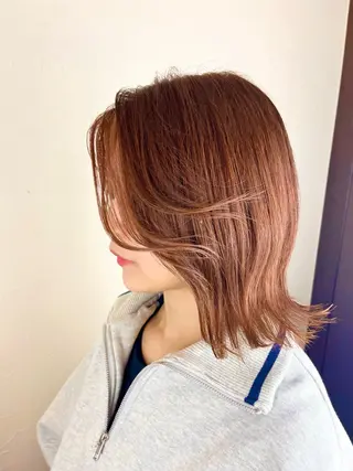 ミディアム トモタニ ミオのヘアスタイル