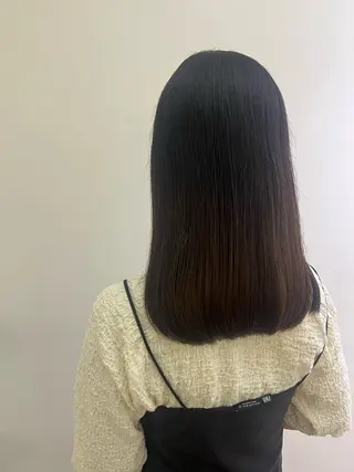 セミロング アトリエファゴ Noaのヘアスタイル