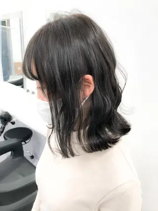 セミロング ハイトーン×レイヤー カットTAKUMIのヘアスタイル