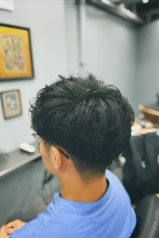 ミディアム パーマ メンズ 池袋メンズパーマ フェード純平のヘアスタイル