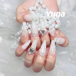 ネイル 🦋 Queenieのネイルデザイン
