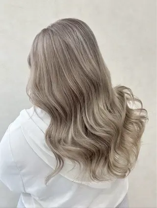 カラー 槇 杏慈のヘアスタイル