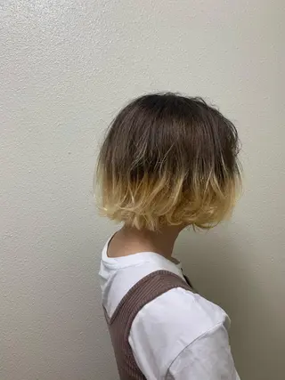 ショート カラー パーマ ヘアアレンジ メンズ キッズ ネイル マツエク・マツパ 切りっぱなしヘアボブ ミディアムヘアRYOのヘアスタイル