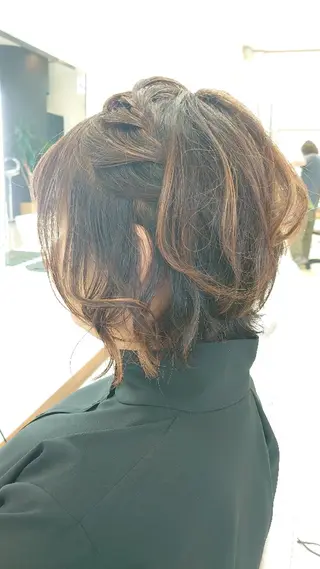 ショート ヘアアレンジ キンジョウ エナミのヘアスタイル