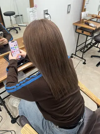 ミディアム カラー 橋本 萌々香のヘアスタイル