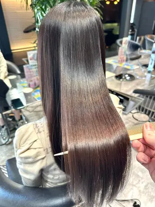 ロング レスピア銀座中央通り店所属・酸性ストレート/ 透明感カラー/中村利のヘアスタイル