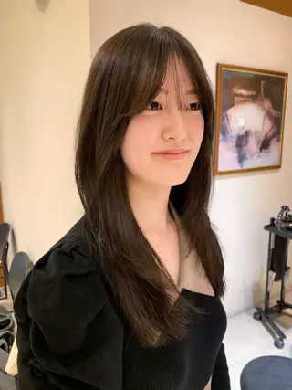 セミロング カラー yiye shioriのヘアスタイル