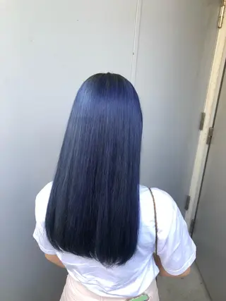 ロング 寒色＆ブリーチ特化 寒色MiOのヘアスタイル