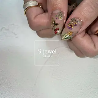 ネイル S. JEWELのネイルデザイン