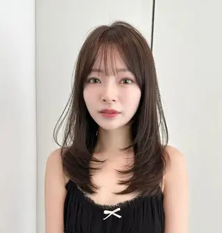 セミロング 吉川 陽菜のヘアスタイル