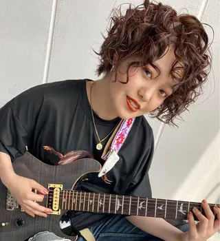 ショート カラー パーマ SHRIMP桐山 千苗のヘアスタイル