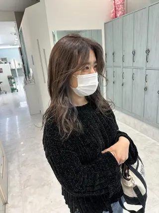 ロング カラー 中川 茜里のヘアスタイル