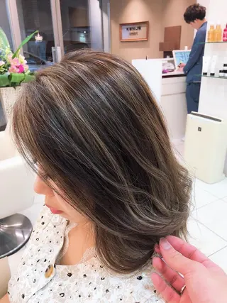 セミロング カラー 神田 澪史のヘアスタイル