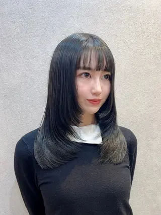 セミロング カラー ヘアアレンジ 🩷韓国ヘア/ヨシン モリ🩷Maikaのヘアスタイル