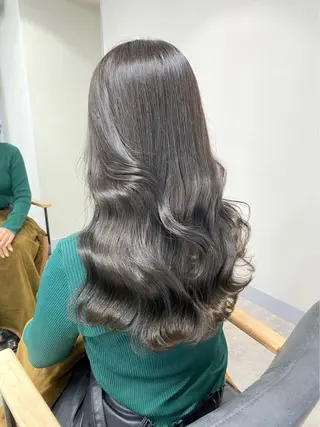 カラー 暖色カラー✨代表しげ オグジュアリーのヘアスタイル