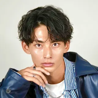 カラー メンズ 🫧ハイトーン 🌈透明感☘️らいのヘアスタイル