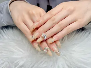 ネイル ダン ゴーゴックビックのネイルデザイン