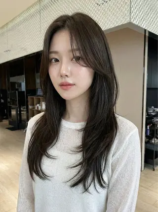 ロング レイヤー/顔周り カット/松岡 祥利のヘアスタイル