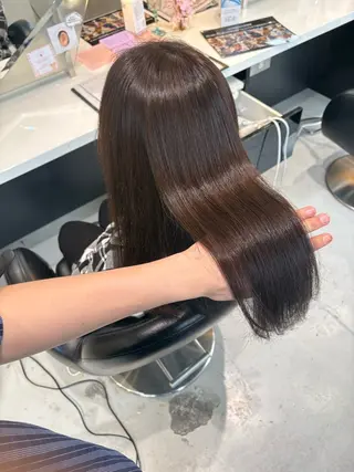 ロング カラー 井上 慈温のヘアスタイル