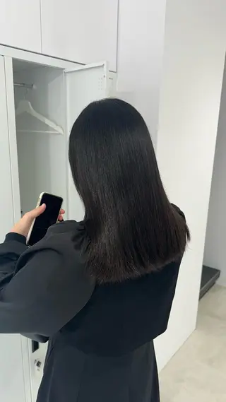 セミロング やま/トレンドカラー /カットのヘアスタイル