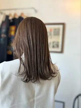 ロング カラー 岩村 夏姫のヘアスタイル