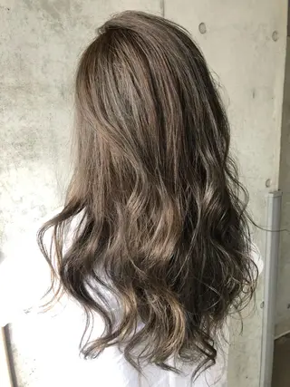 ロング カラー 東 みのりのヘアスタイル