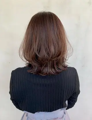 ミディアム カラー yui .のヘアスタイル