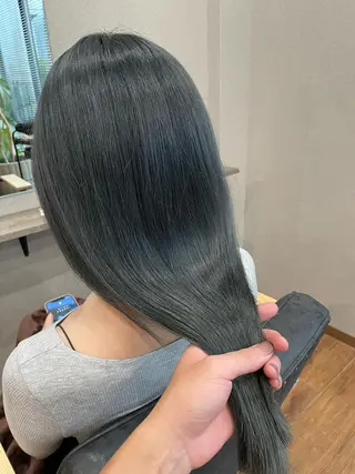ロング カラー 鵜飼 真伍のヘアスタイル