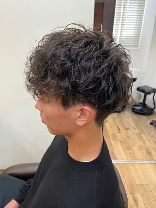 パーマ メンズ 山﨑 優貴のヘアスタイル