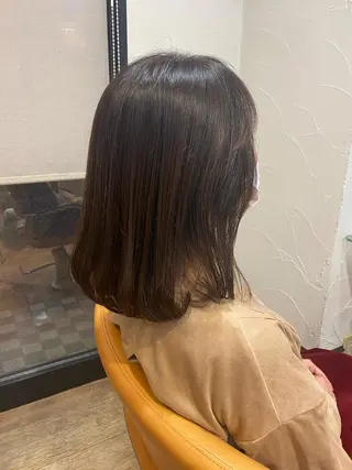 セミロング カラー サプリームヘア 飯田みち瑠のヘアスタイル