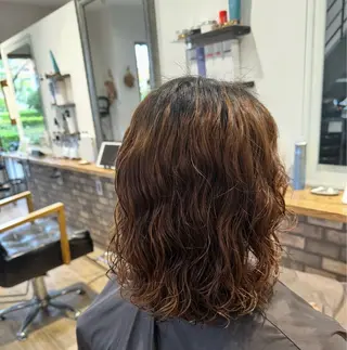 ミディアム オノ アイラのヘアスタイル