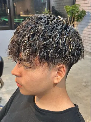 ショート カラー パーマ メンズ メンズパーマ職人 加藤 弘貴のヘアスタイル