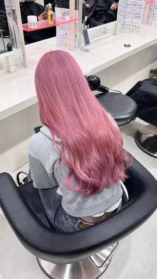 ロング カラー ヘアアレンジ 韓国レイヤー＆ピンク 艶髪🩶maikoのヘアスタイル