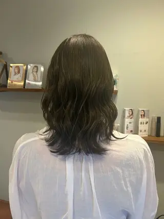 セミロング カラー 小林 しずくのヘアスタイル