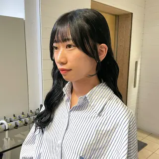 ロング カラー mina / 透明感ベージュカラーのヘアスタイル