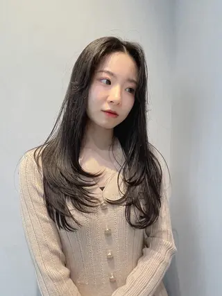 ロング 小顔矯正/レイヤー 透明感カラー✨生真のヘアスタイル